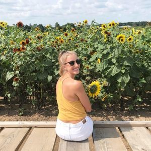 Meet your Posher, Emily